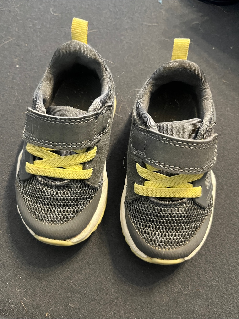 Cat & Jack Gray and Yellow Toddler Sneakers